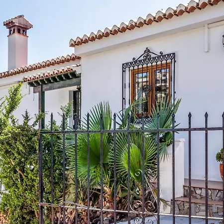 Elegant Retreat With Stunning Sea Views Villa *