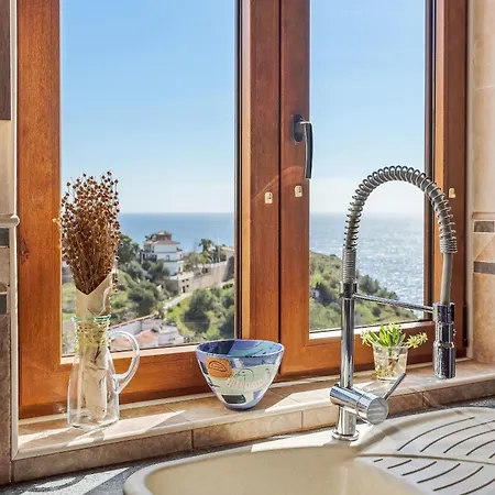 Villa Elegant Retreat With Stunning Sea Views